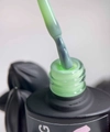 Густая и жесткая база для ногтей Sakura Strong base Light green, 8 мл green.